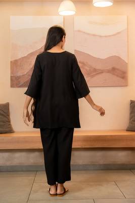 Black box pleated top 4