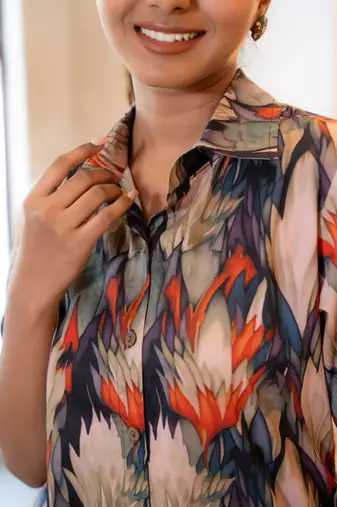 Buttoned-down printed cotton top
