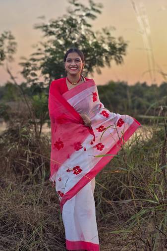Red hibiscus cotton saree with unstitched blouse piece