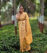 Beige silk blend mekhela chador saree with unstitched blouse piece