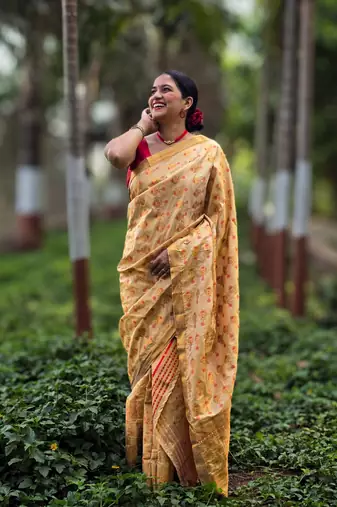 Beige silk blend mekhela chador saree with unstitched blouse piece