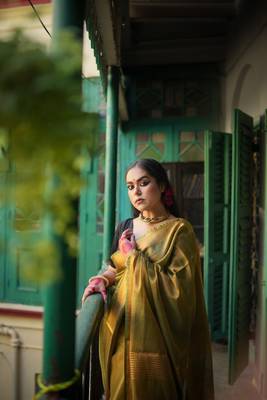 Green tissue linen saree with unstitched blouse piece 3