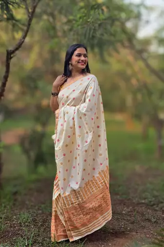 White silk blend mekhela chador saree with unstitched blouse piece