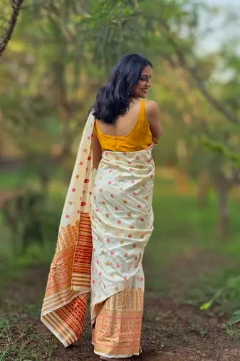 White silk blend mekhela chador saree with unstitched blouse piece