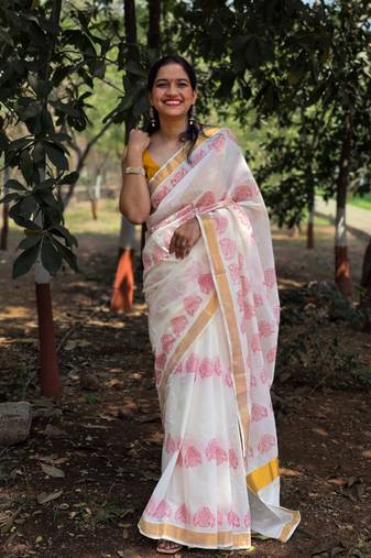 White dhol motif kasavu cotton saree with unstitched blouse piece