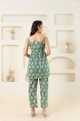 Mint floral grid printed pure cotton sleevelss top 4