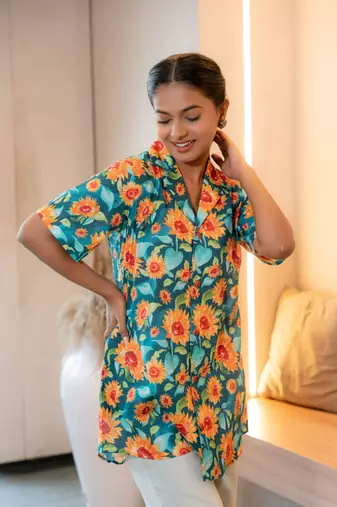 Sunflower printed buttoned down cotton top