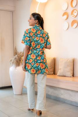 Sunflower printed buttoned down cotton top 4