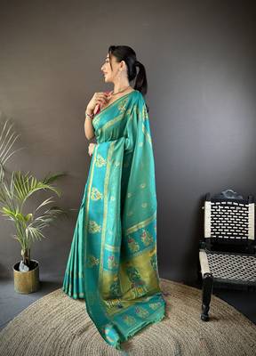 rama green silk blend meenakari zari weaving paithani saree 2