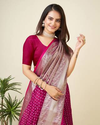 rani pink silk blend small butti zari weaving border banarasi saree 3
