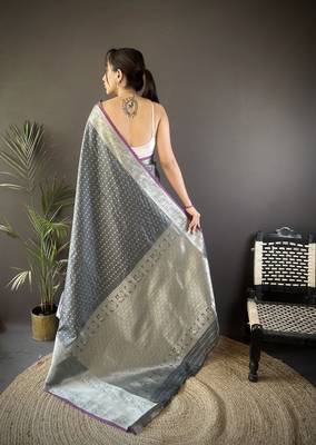 grey silk blend small butti zari weaving border banarasi saree 4