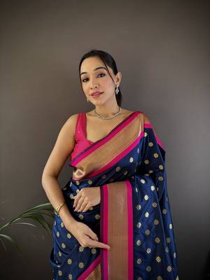navy blue silk blend butti zari weaving kanchipuram saree 3