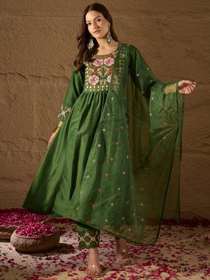 Women green silk blend solid embroidered straight kurta trouser and dupatta 1