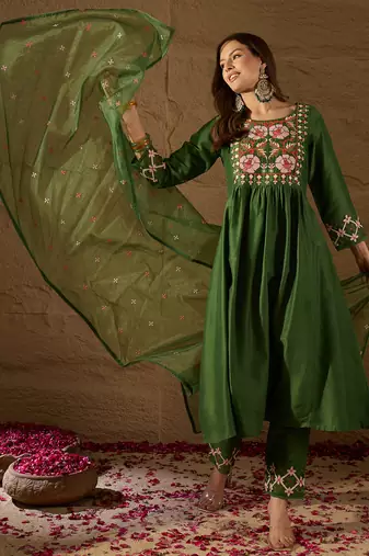 Women green silk blend solid embroidered straight kurta trouser and dupatta
