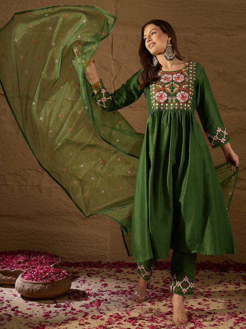 Women green silk blend solid embroidered straight kurta trouser and dupatta