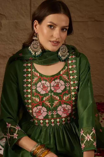 Women green silk blend solid embroidered straight kurta trouser and dupatta