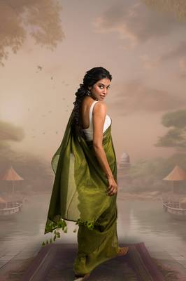 olive green handloom mul cotton saree with zari stripes 2