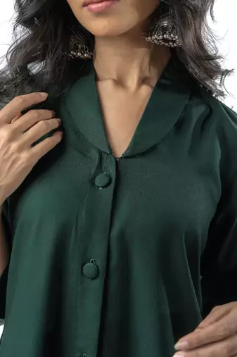 Green shawl collar shirt with curved sleeves