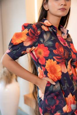 Buttoned-down bold floral cotton top 3
