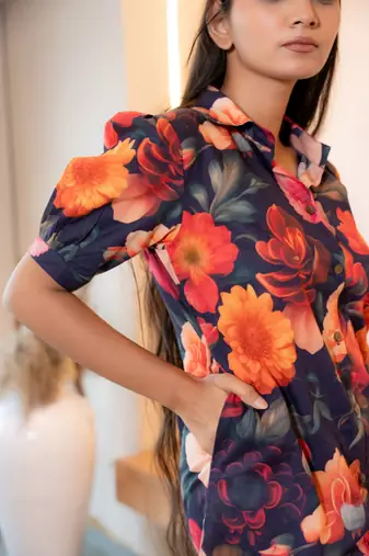 Buttoned-down bold floral cotton top