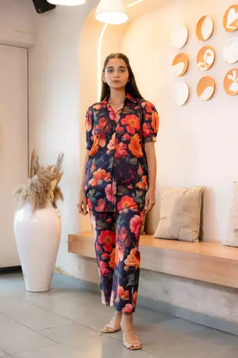Buttoned-down bold floral cotton top