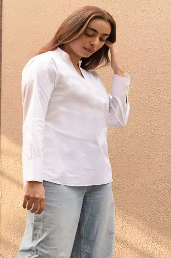 White cotton solid mandarin collar top