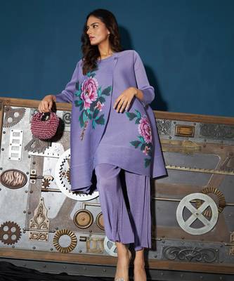 Nano pearl purple embroidered hand bag 4