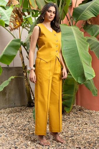 Mustard cotton solid vest coat