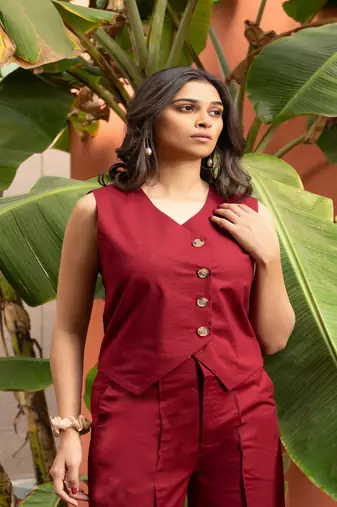 Maroon cotton solid vest coat