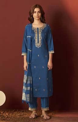 Blue chinon embroidered kurta set with dupatta for women 1