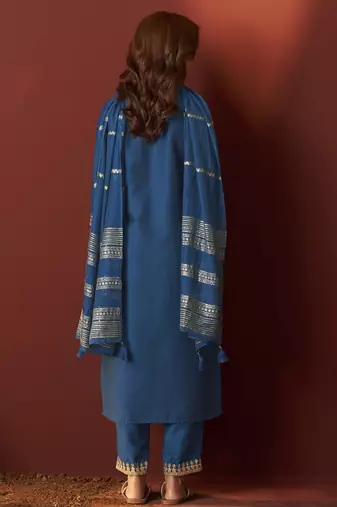 Blue chinon embroidered kurta set with dupatta for women