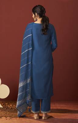 Blue chinnon embroidered kurta set with dupatta for women 2