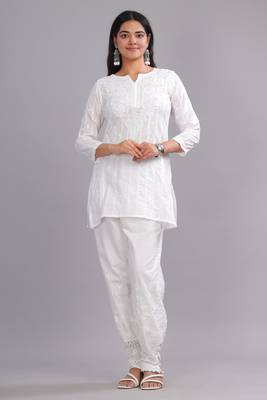 Waheeda-chikankari-cotton-top 1