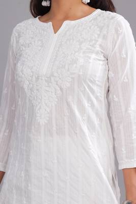 Waheeda-chikankari-cotton-top 5