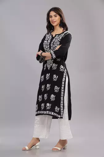 Ananya-chikankari-modal-kurta