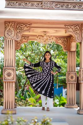 Womens Black Embroidered Chikankari Anarkali Kurta 1
