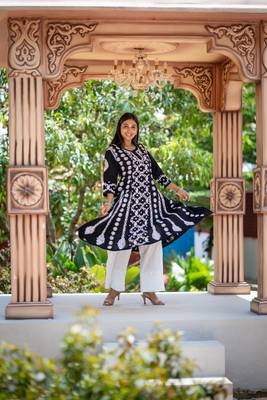 Womens Black Embroidered Chikankari Anarkali Kurta 2