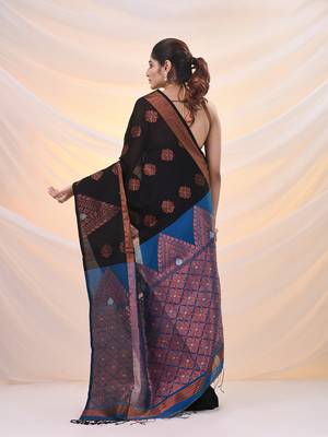 Black cotton blend saree with nakshi designs 3