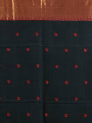 Dark green pure cotton tant saree with zari border 4