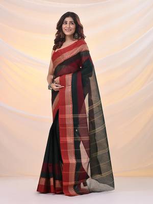 Emerald green pure cotton tant saree with temple border 2