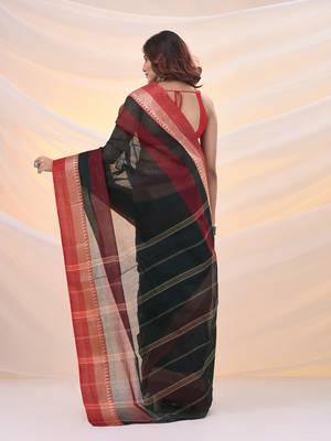 Emerald green pure cotton tant saree with temple border 3
