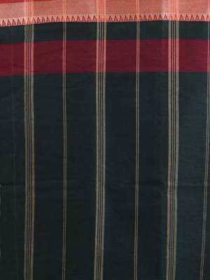Emerald green pure cotton tant saree with temple border 4