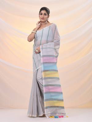 Off white cotton handspun soft saree with stripe pattern 2