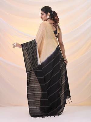 Beige silk blend saree with weaved borders 3