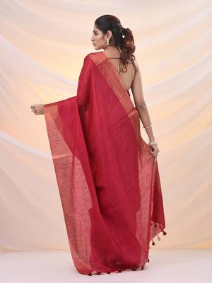 Magenta silk blend soft saree with zari borders 3