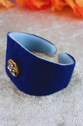 Blue acrylic kundan stud free size bracelets
