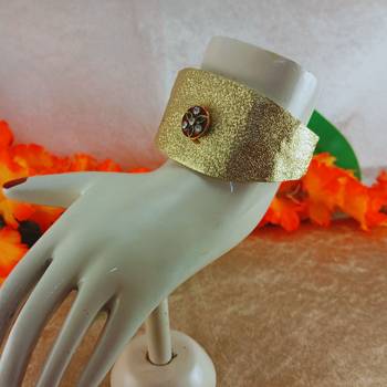 Golden acrylic kundan stud free size bracelets 2