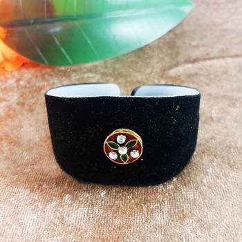 Black acrylic kundan stud free size bracelets 1