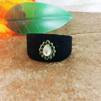 Black acrylic kundan stud free size bracelets 1