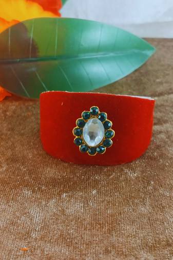 Red acrylic kundan stud free size bracelets